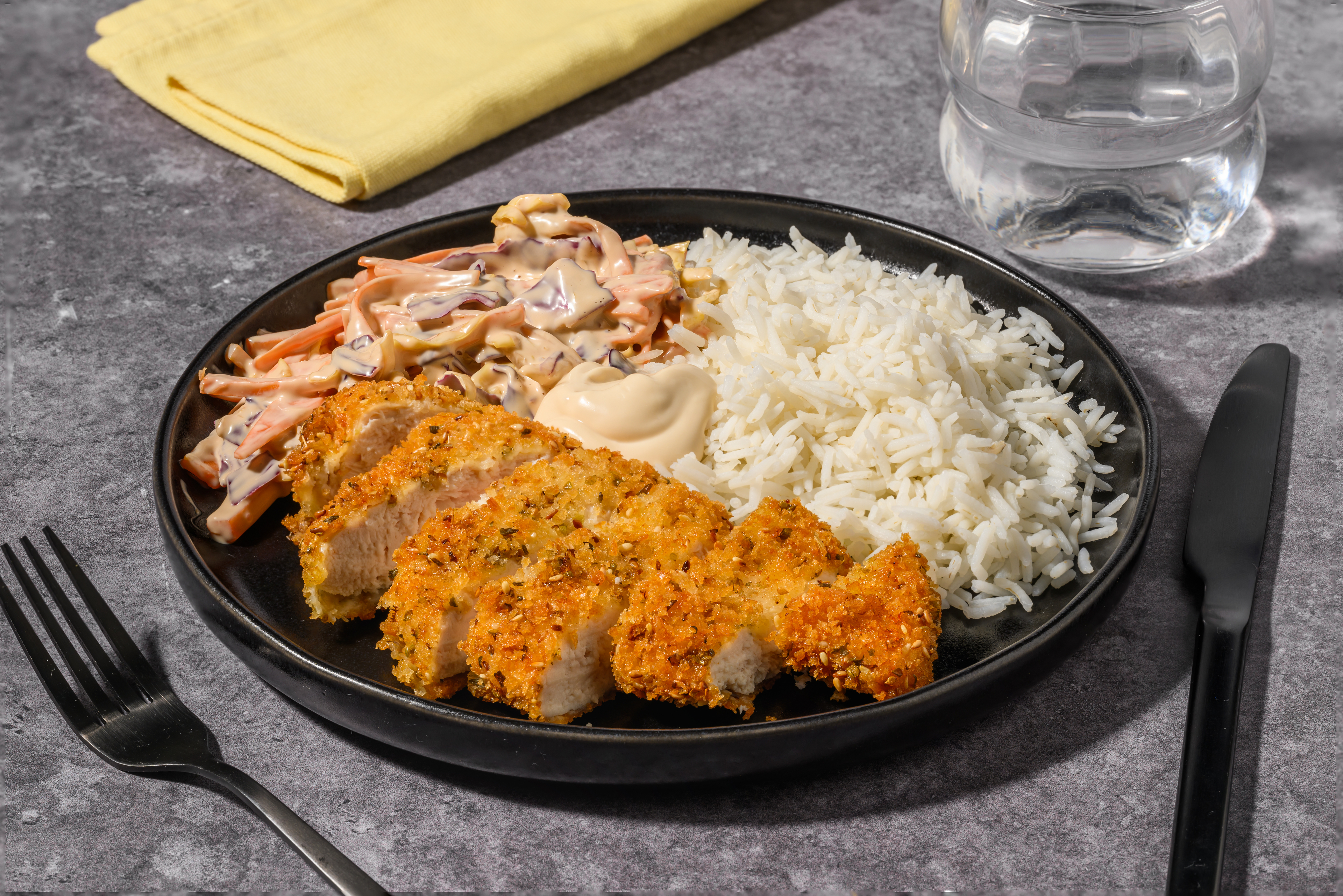 Japanisches Hähnchen Katsu mit cremigem Coleslaw