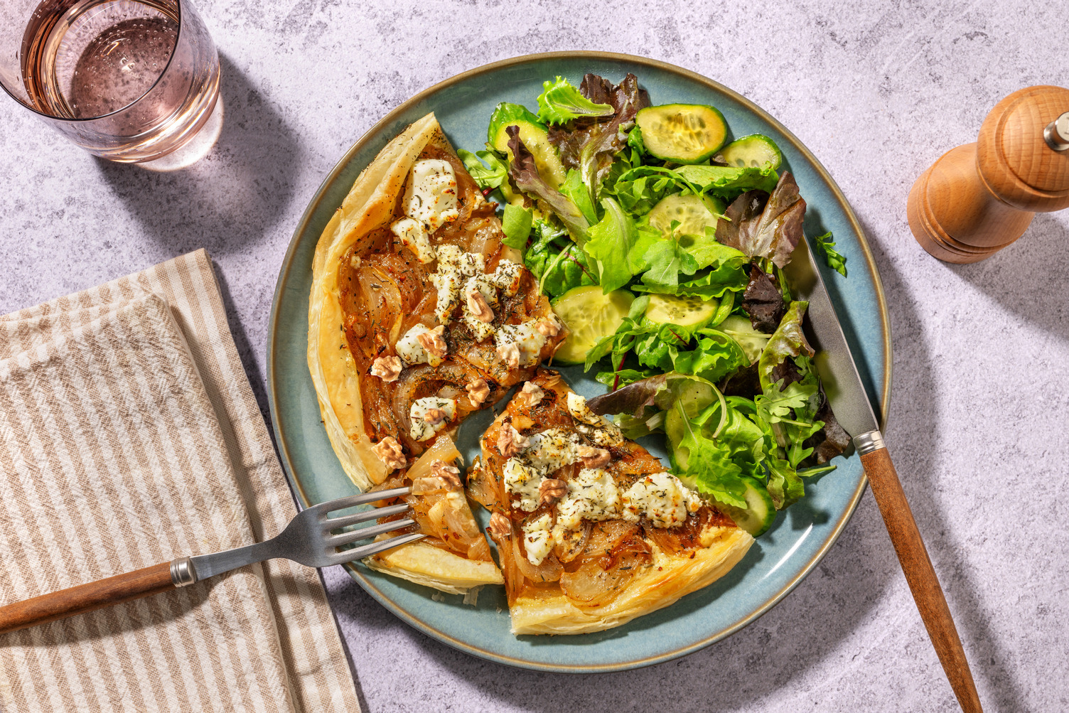 Tarte chèvre M. Seguin & confit d'oignons