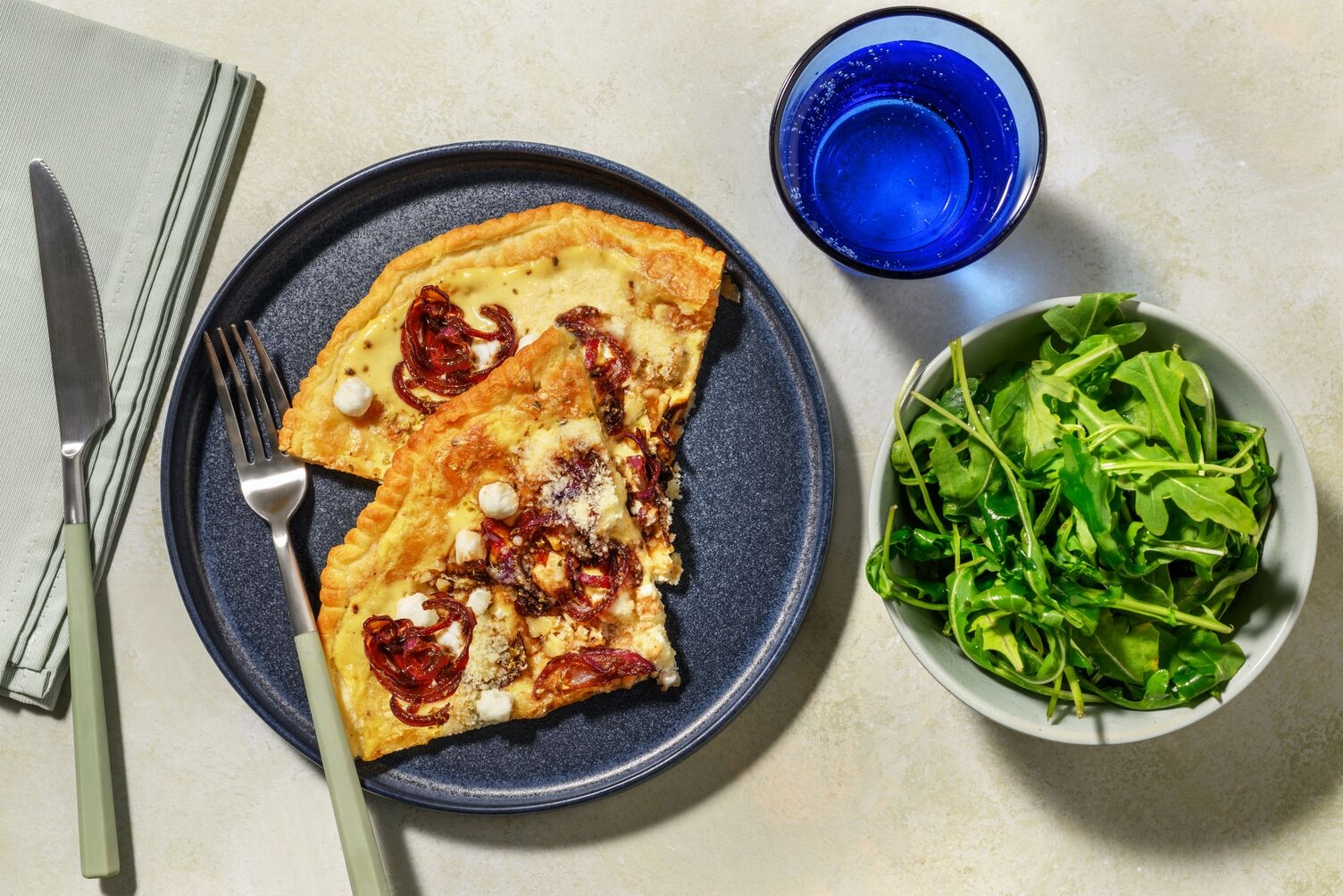 La tarte à trois points : chèvre, miel & noix
