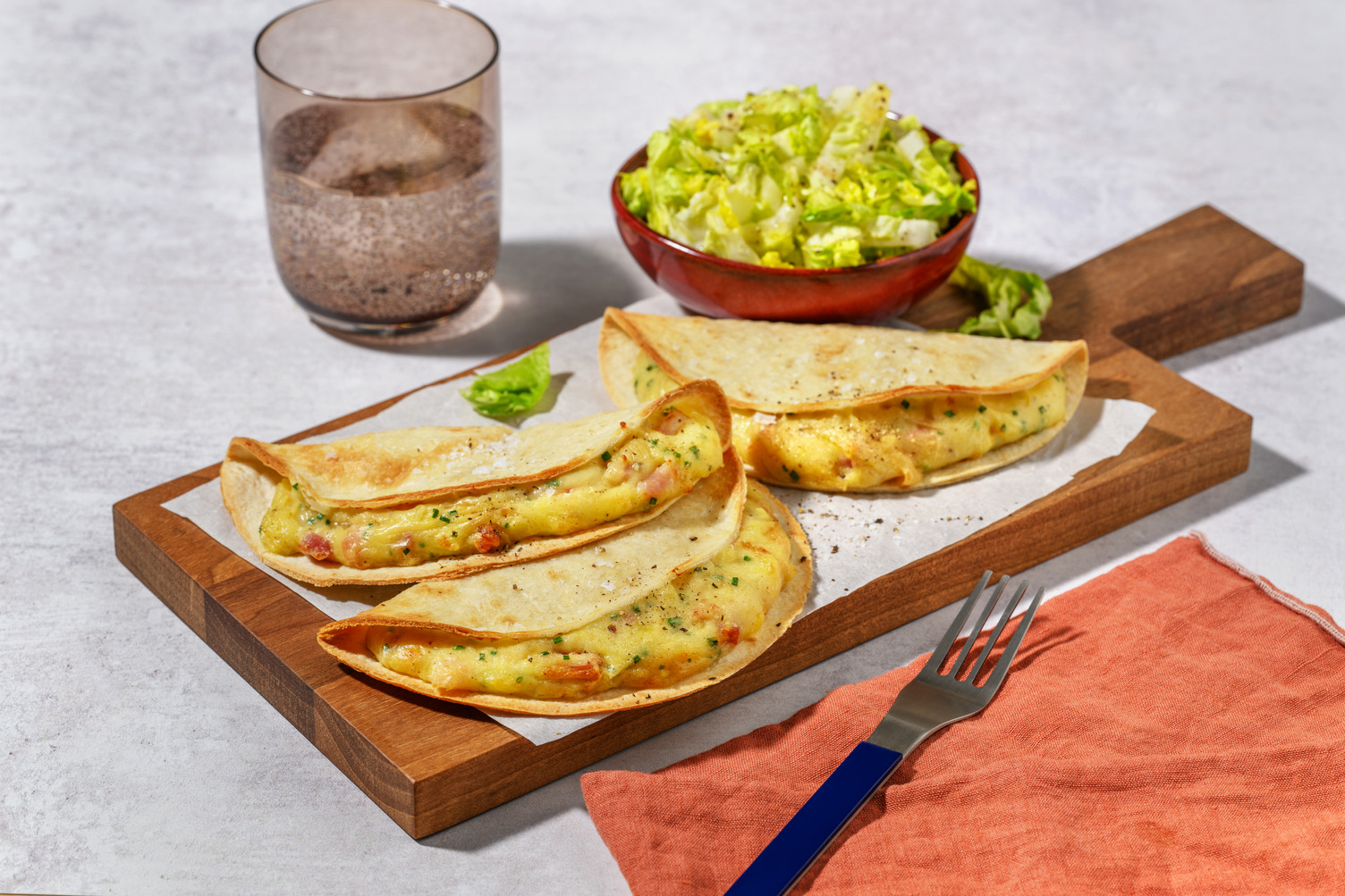 Quesadillas de patata, bacon y queso fundido