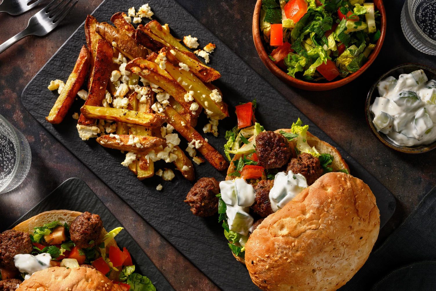 Greek Style Kofta mit Rindshackfleisch im Fladenbrot