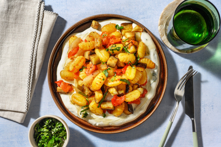 ¡Todo al horno! Gnocchis asados con salsa de queso griego