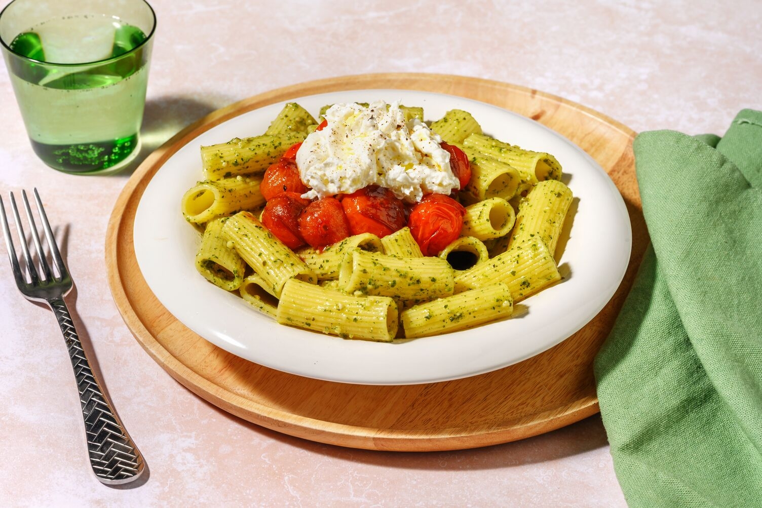 Fusilli complets, burrata & pesto presto !