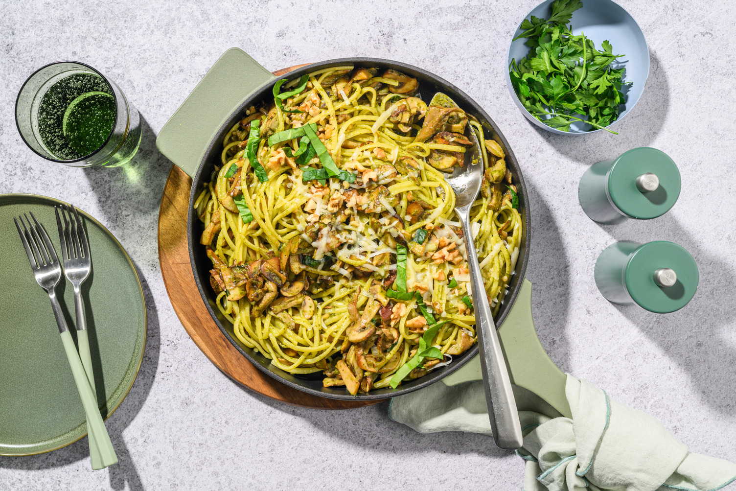 Linguine au pesto d’ail des ours & champis