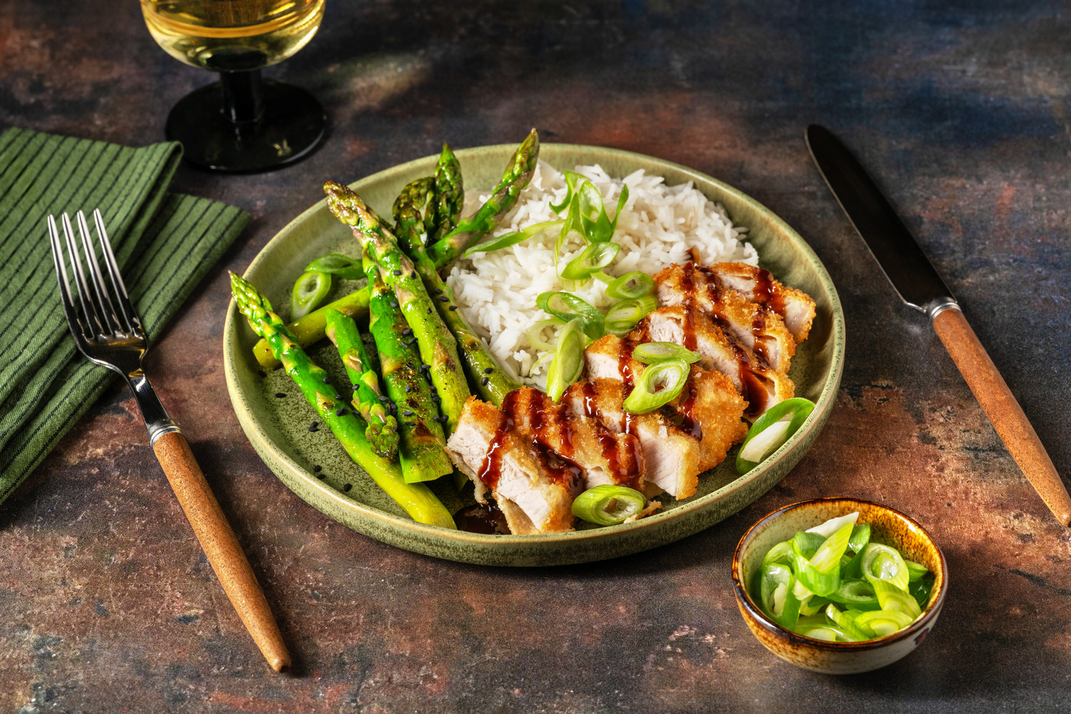 'Tonkatsu' di maiale e asparagi al sesamo