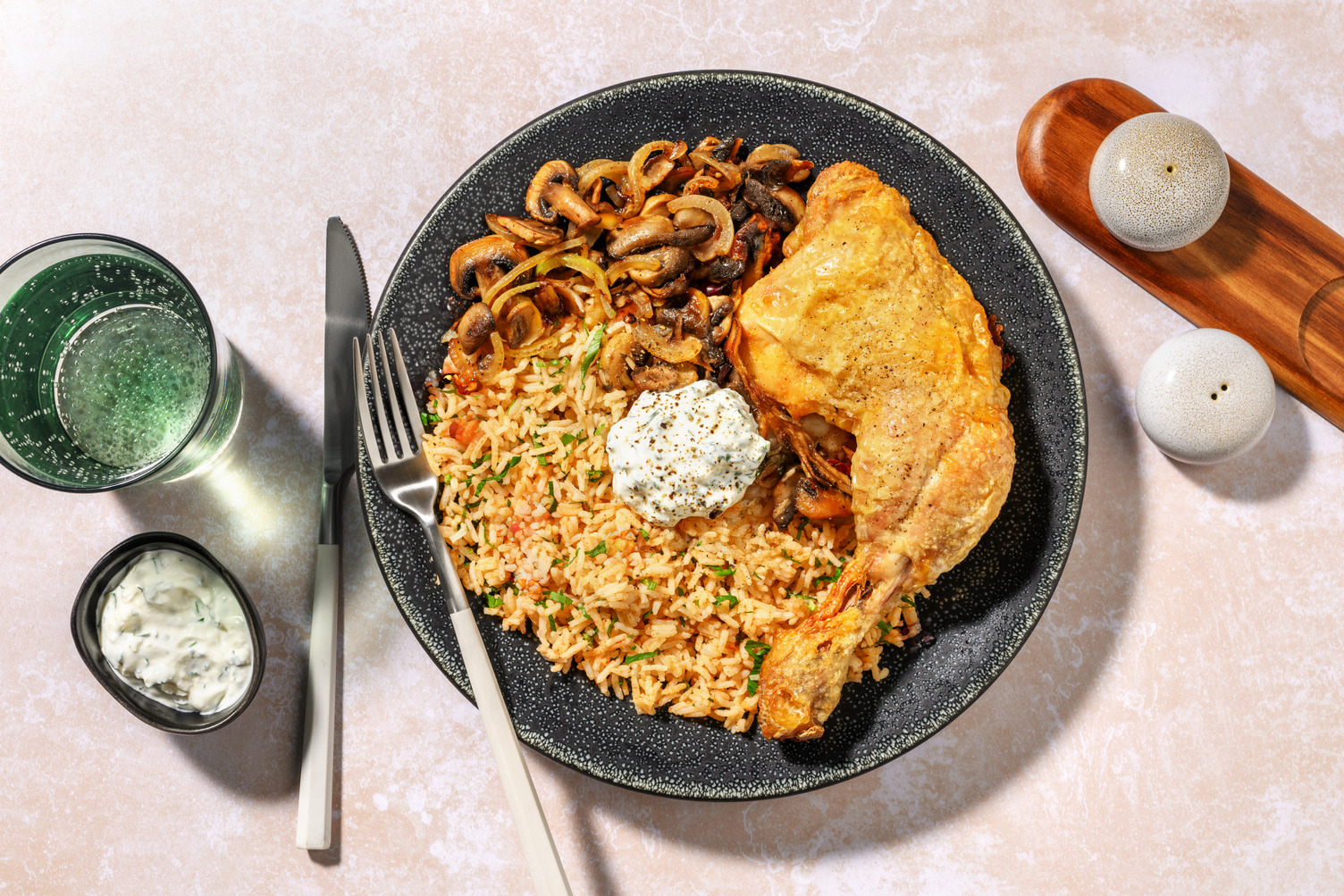 Cuisse de poulet rôtie, riz & yaourt citronné