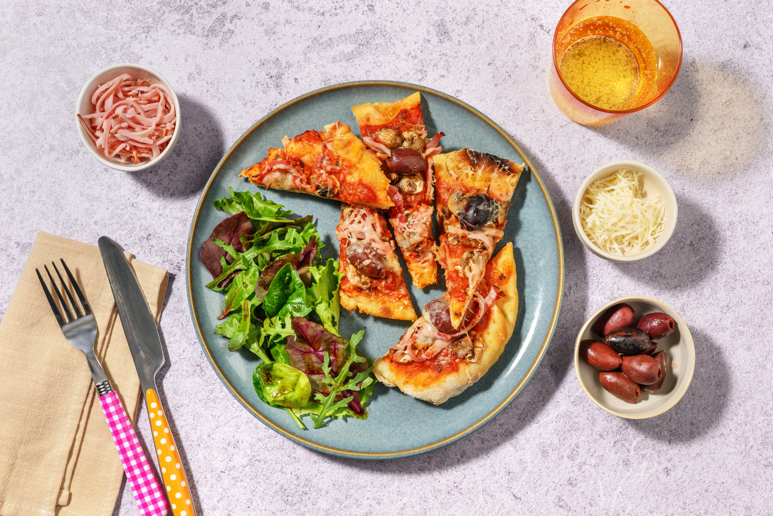 Pizza naan Regina aux olives Kalamata