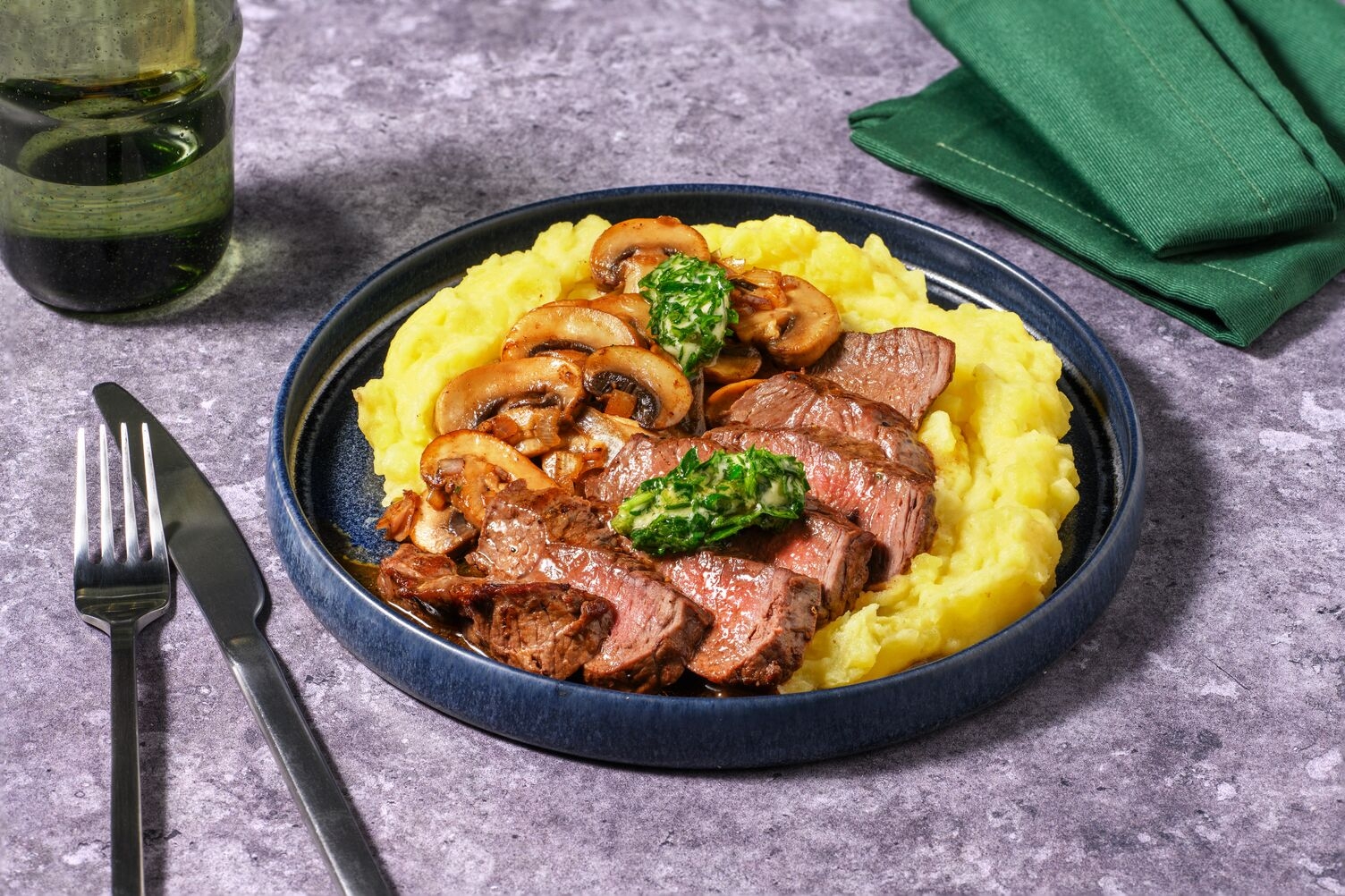 Bavette grillée & beurre à l'ail des ours