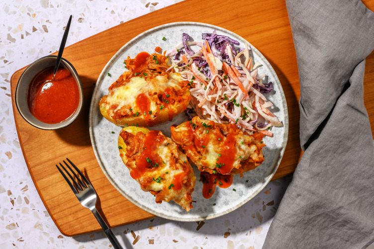 Jacket potato au pulled pork BBQ & cheddar fondu