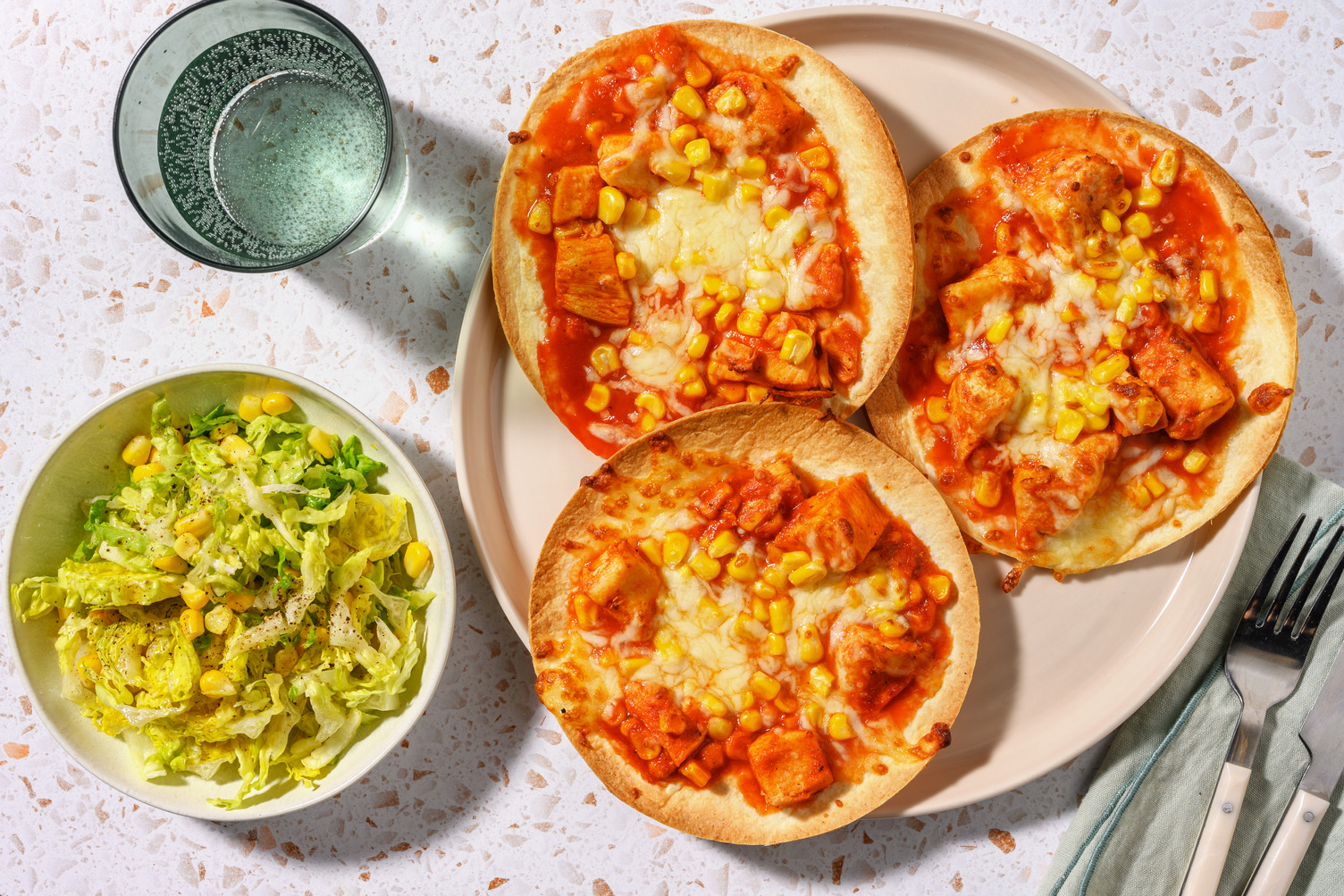 Tostadas mexicaines poulet & cheddar fondu