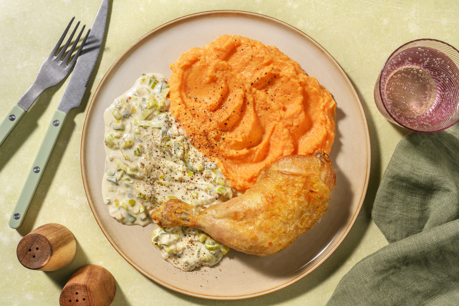 Poulet doré & poireau sauce échalote-sauge