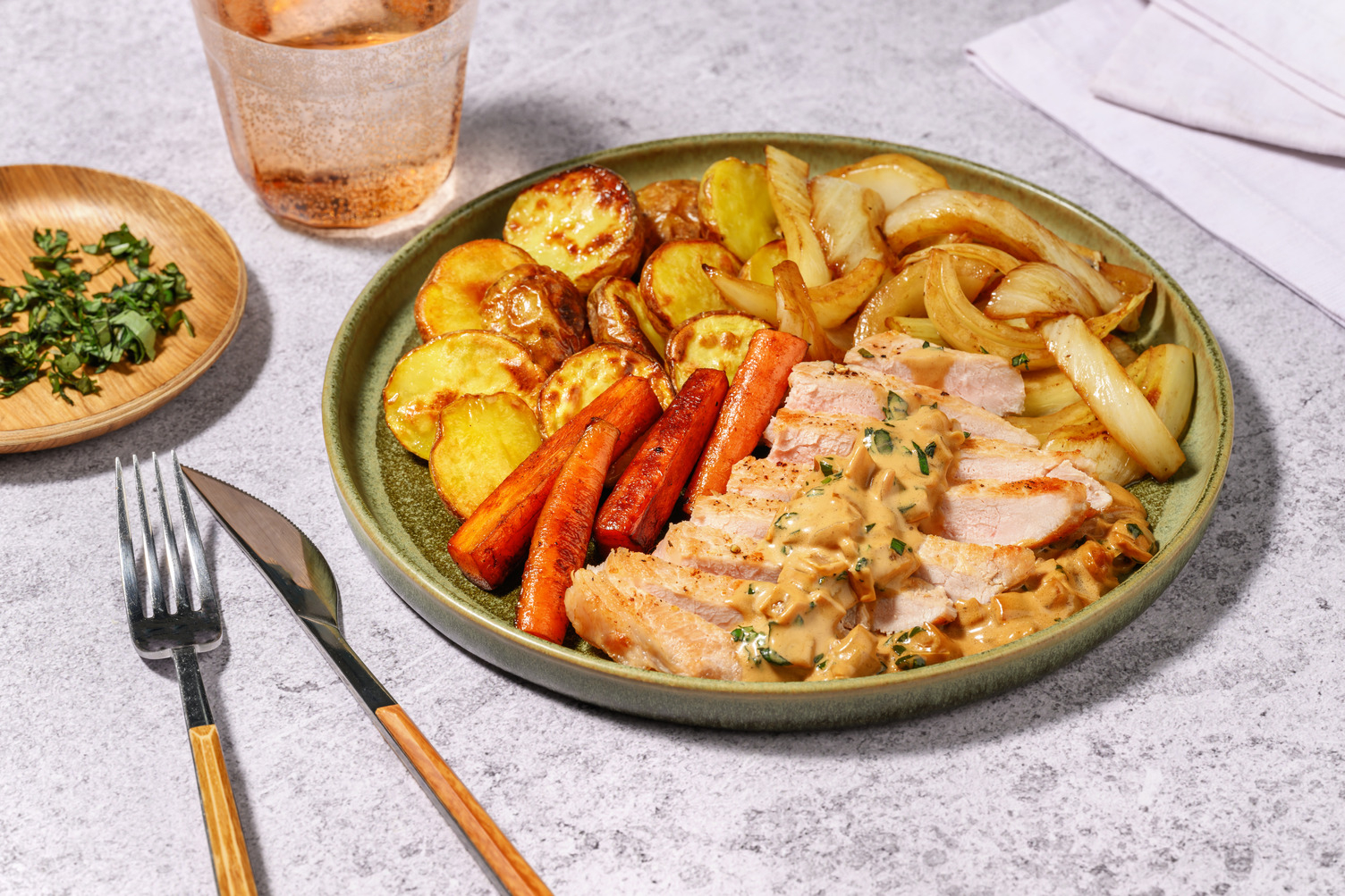 Poulet sauté au beurre & sauce échalote