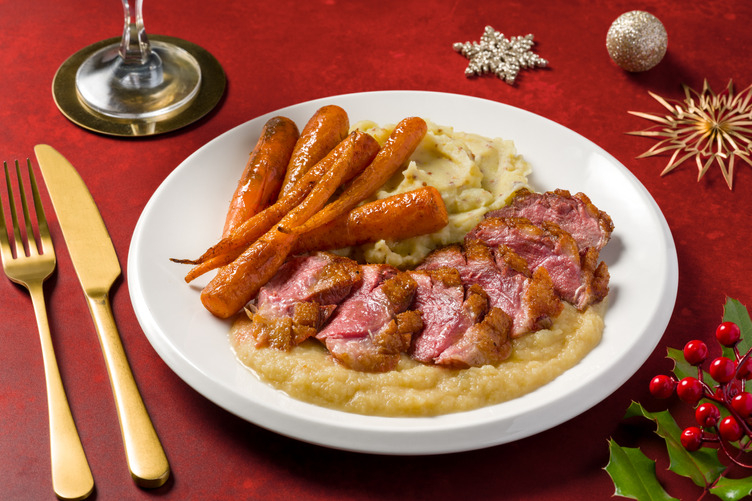 Magret de pato con compota de manzana 