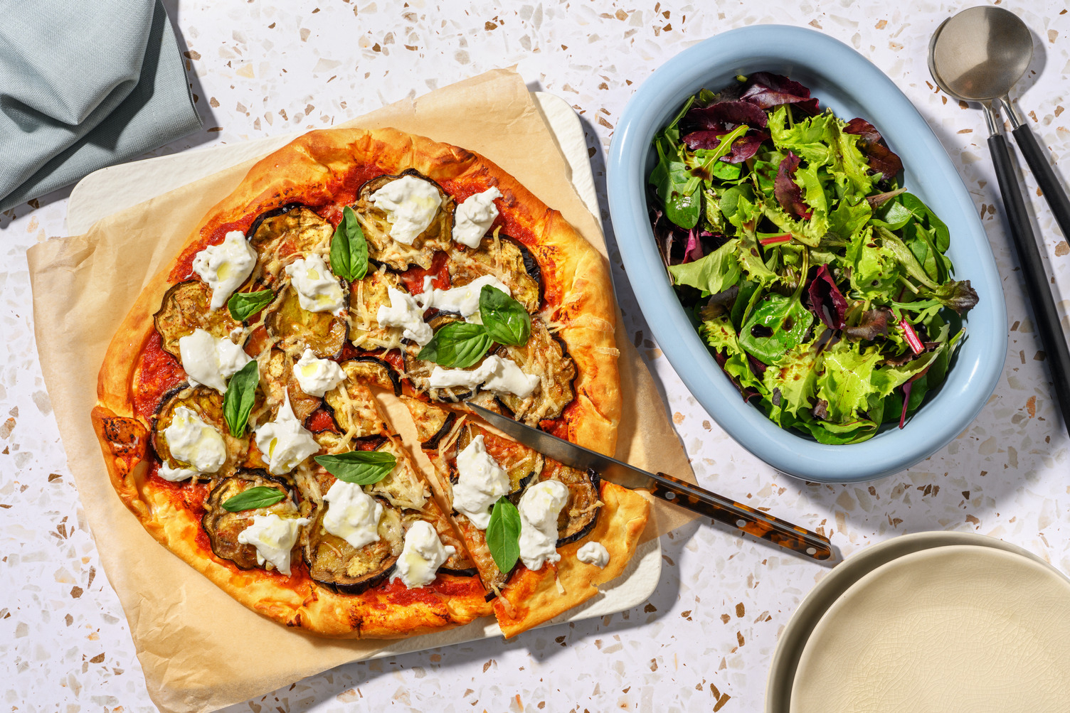 Pizza parmigiana d’aubergine & burrata