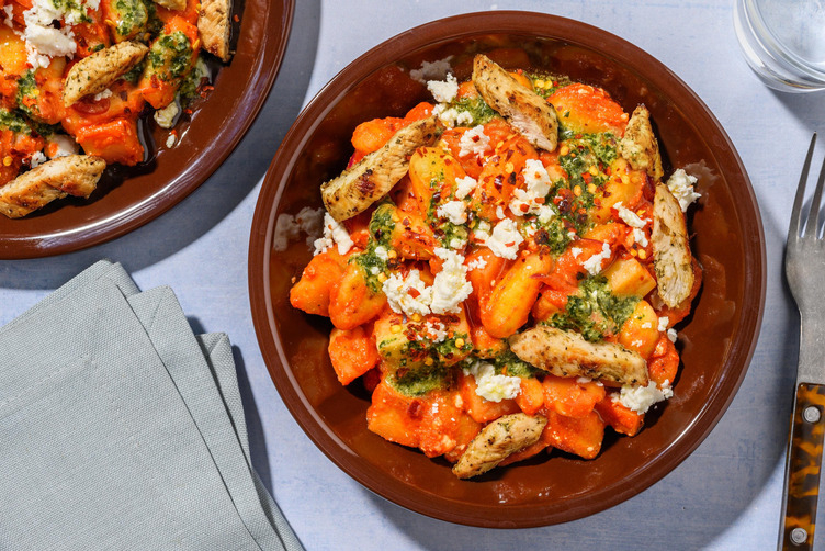 Gnocchi in Hirtenkäse-Tomatensoße mit Bio-Huhn