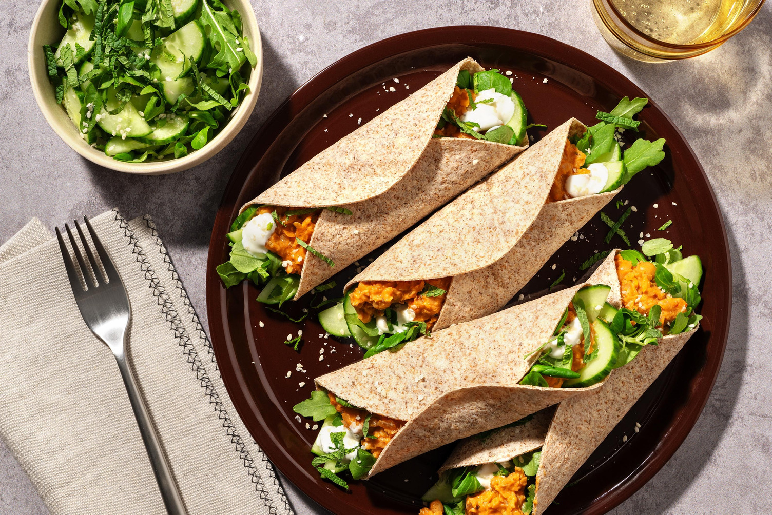 Romige wraps met kikkererwten en yoghurtsaus