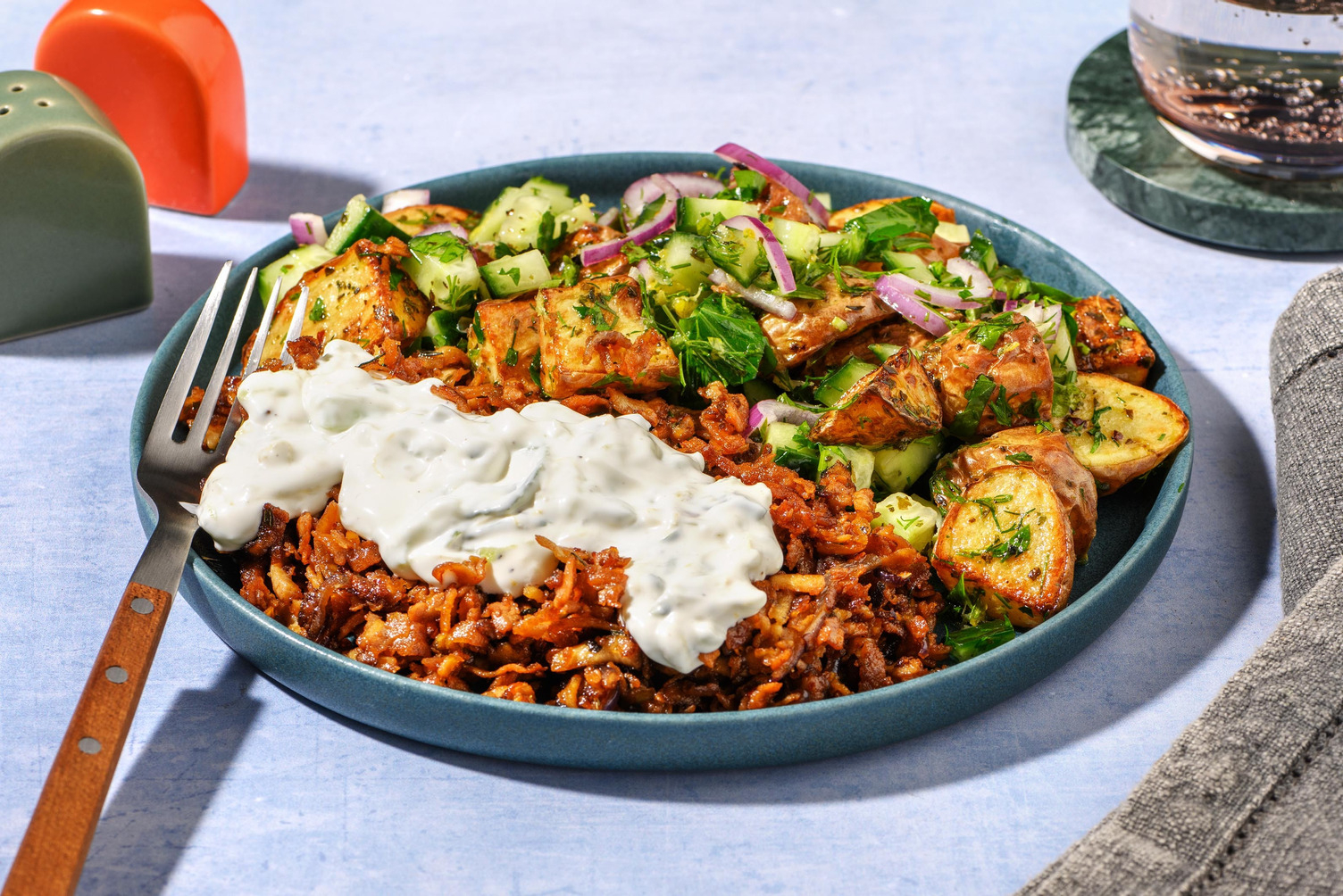 Bio-Souflaki mit Kartoffelsalat 
