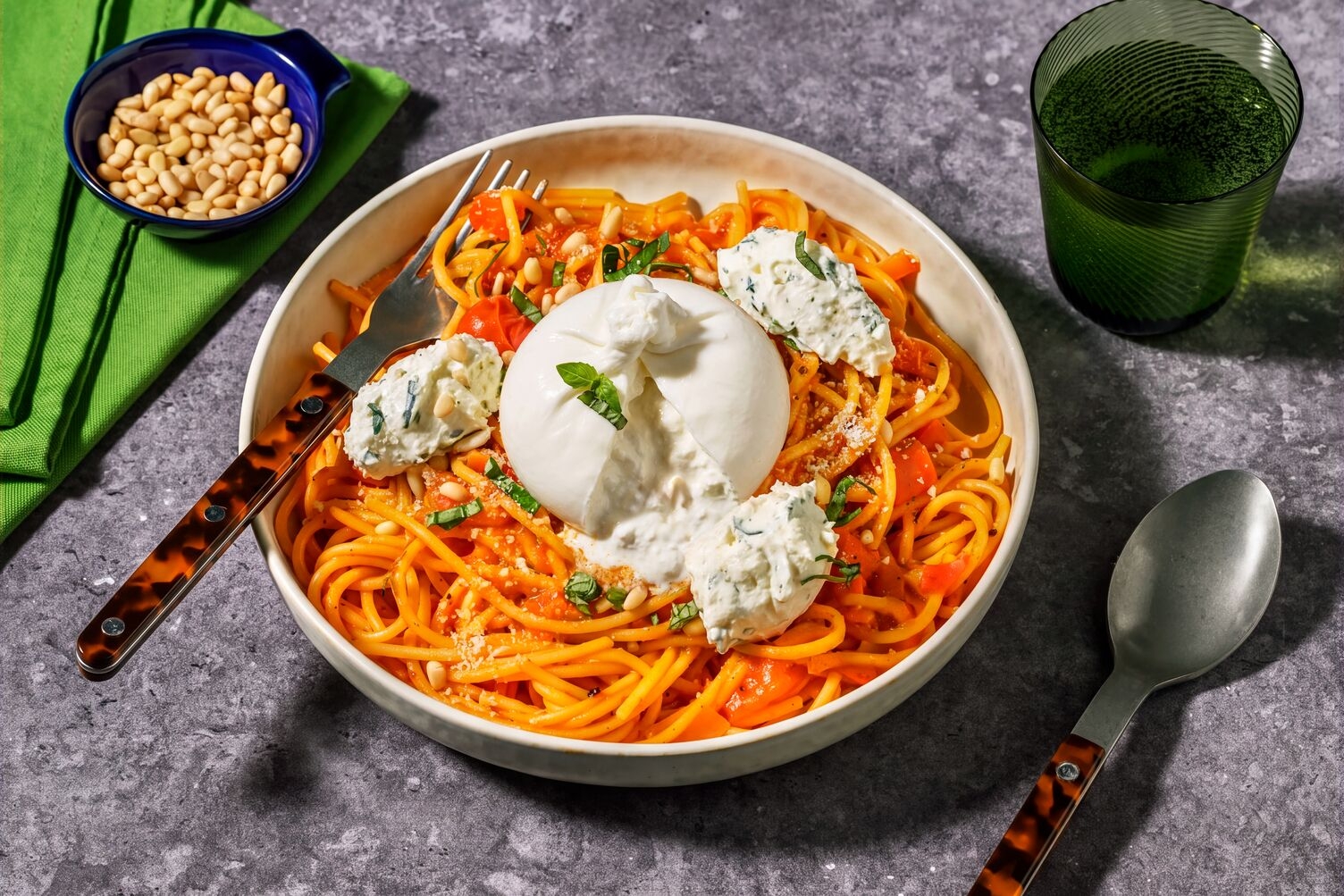One-Pot: Spaghetti al Pomodoro mit Burrata