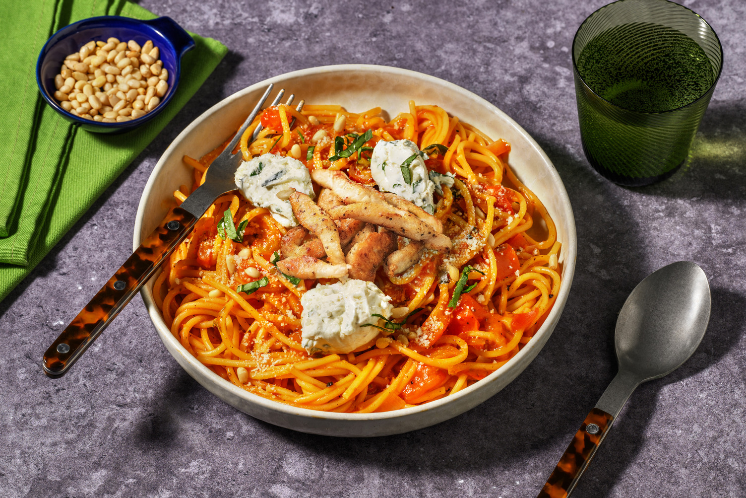 Spaghetti mit Bio-Hähnchenbruststreifen