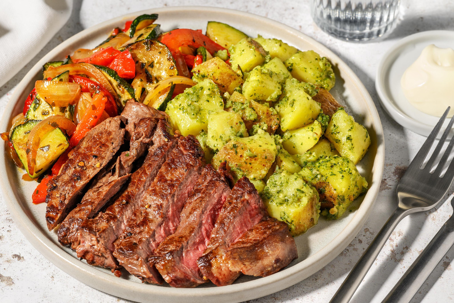 Steak met pesto-aardappelen