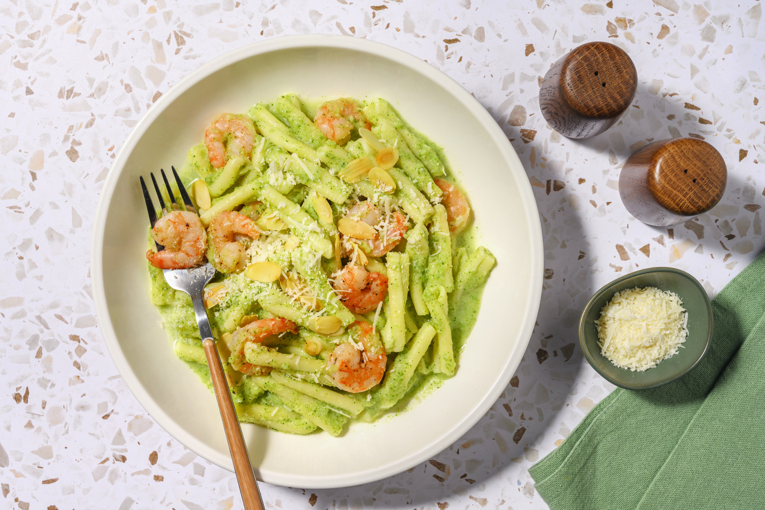 Caserecce al pesto di broccoli e mazzancolle