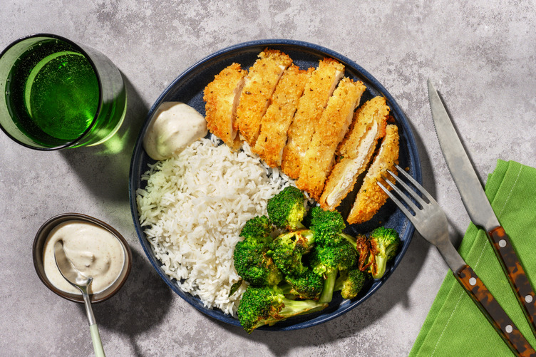 Escalope crujiente de pollo con salsa de ajo asado