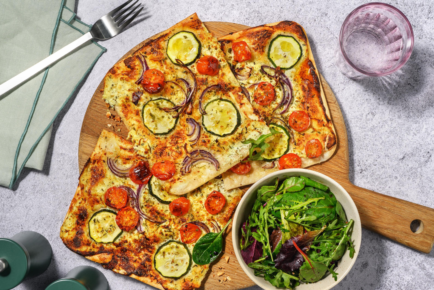 Flammkuchen Romana mit Basilikum-Ricotta-Creme