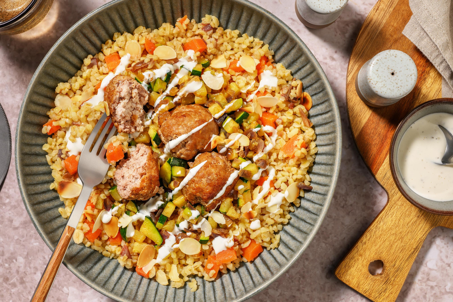 Bulgurbowl met kipgehaktballetjes en Afrikaanse kruiden