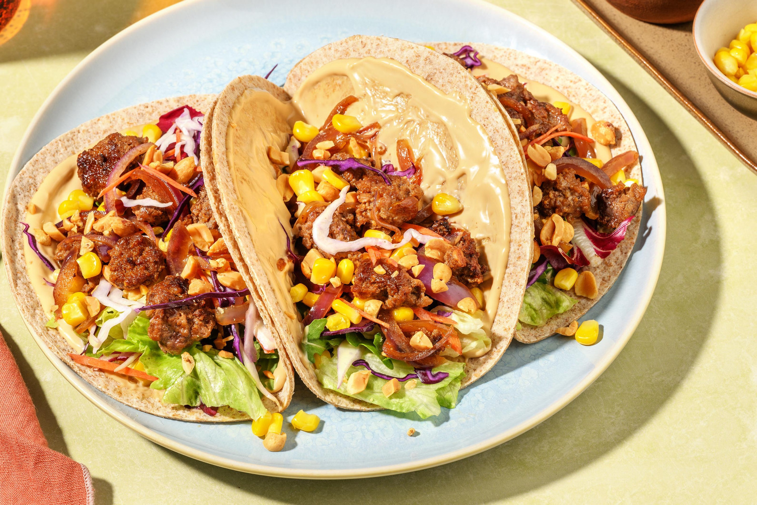 Tortillas au blé complet au bœuf haché et salade croquante