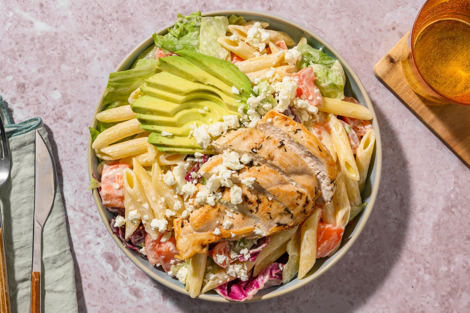 Salade de pâtes au poulet et avocat