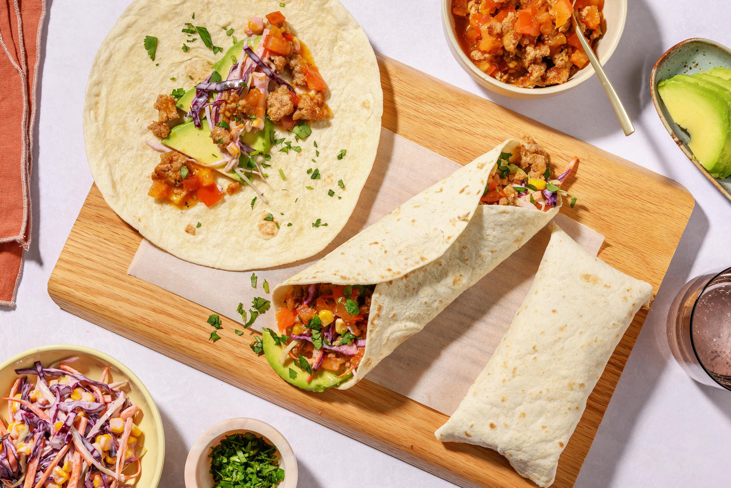 Zoet-pittige kipwraps met guacamole