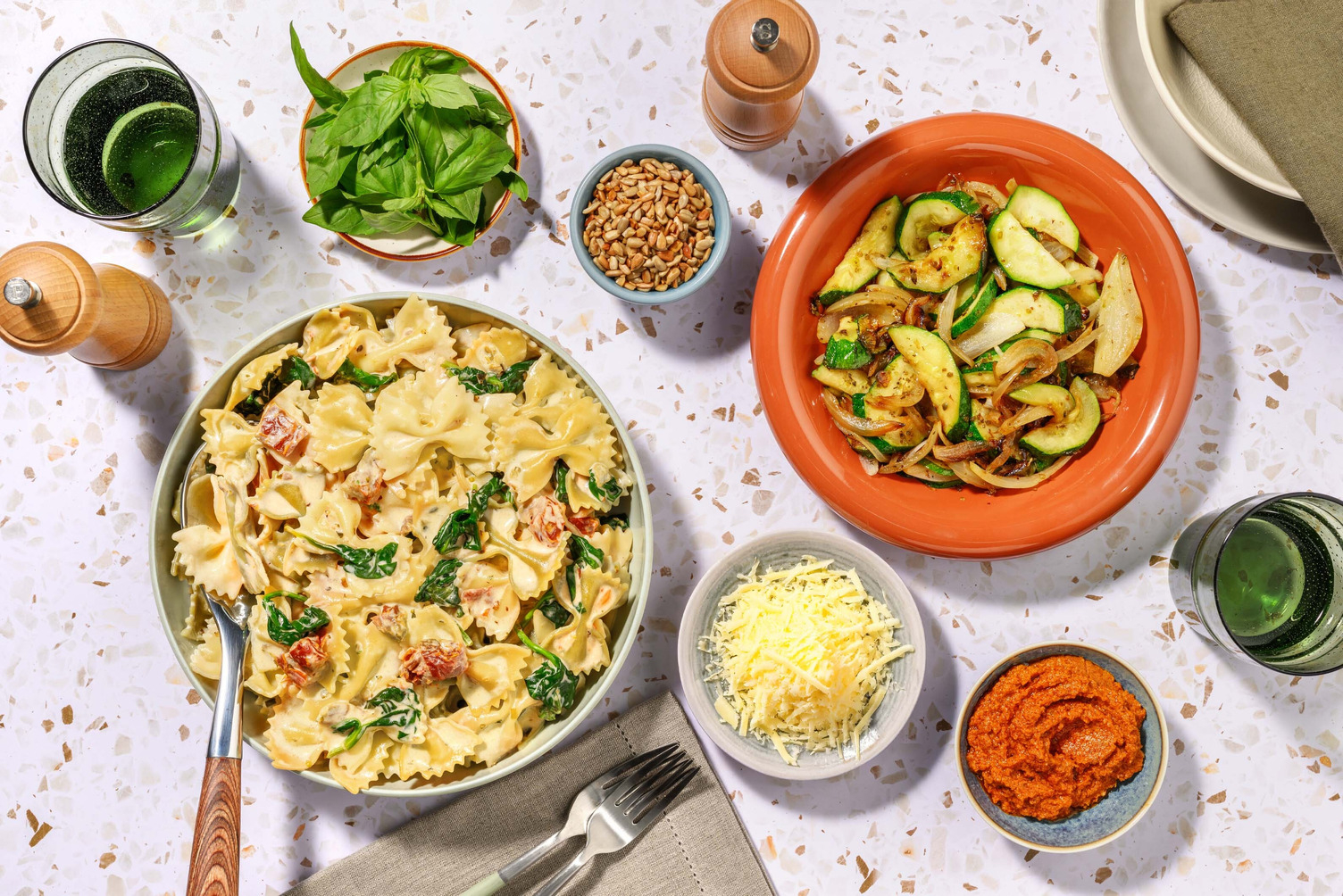 Farfalle in romige zongedroogde-tomatensaus
