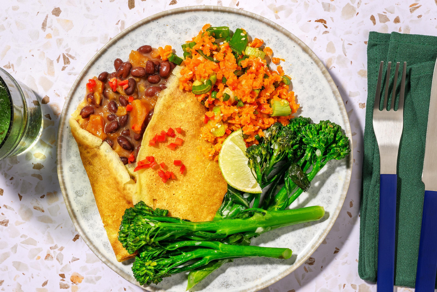 Kokos-Curry-Pfannkuchen mit Bohnenfüllung