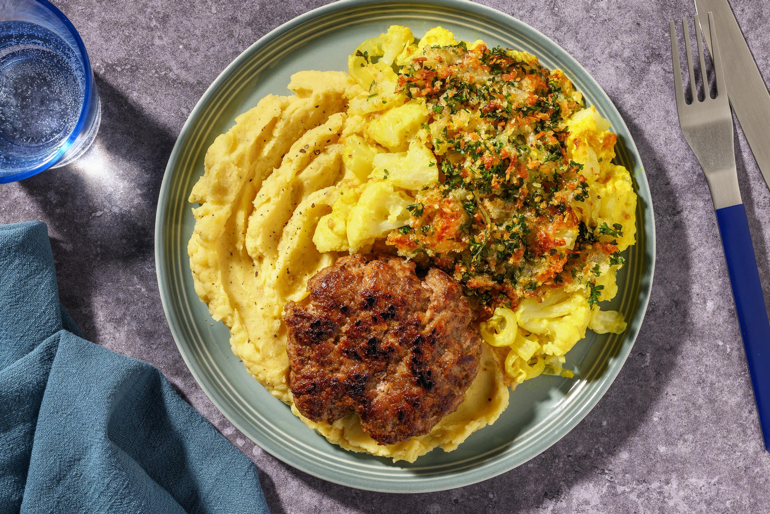 Burger de bœuf & porc et gratin de chou-fleur