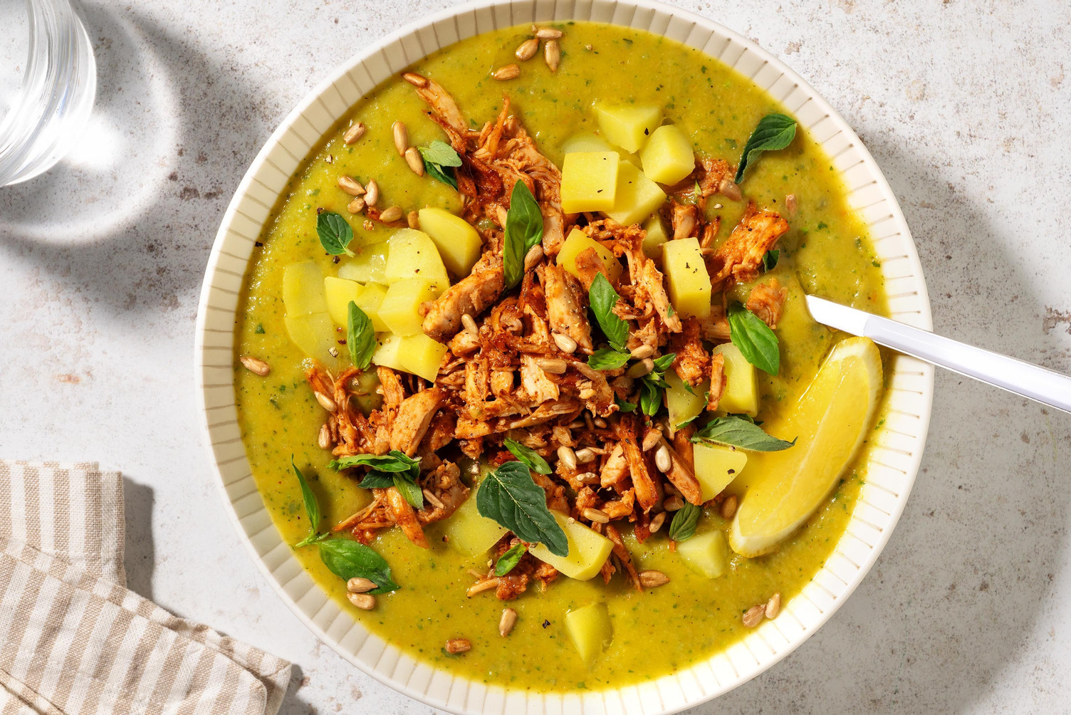 Romige groentesoep met pulled chicken