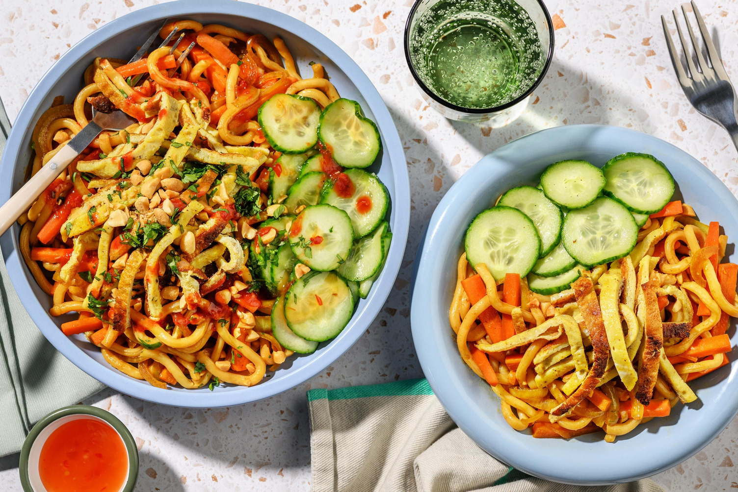 Stir-fry met udonnoedels en omeletreepjes 