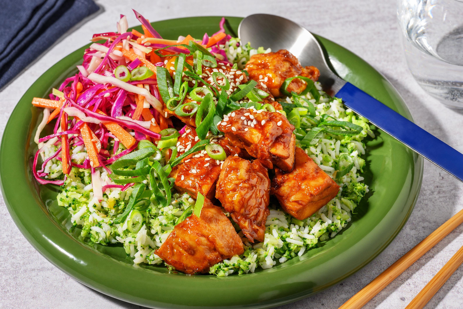 Gefrituurde kip in sticky sesam-sojasaus