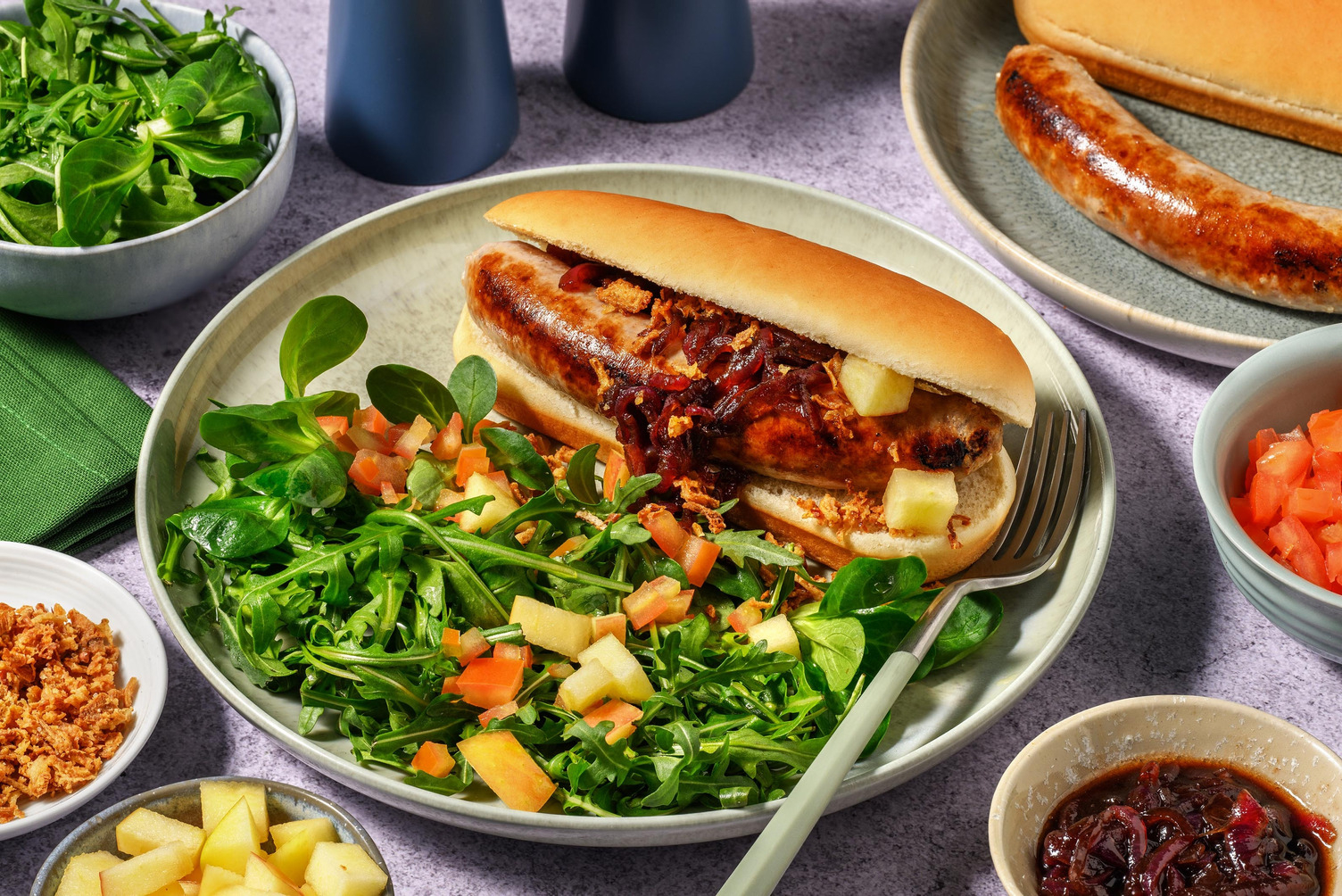 Hotdog met frisse salade