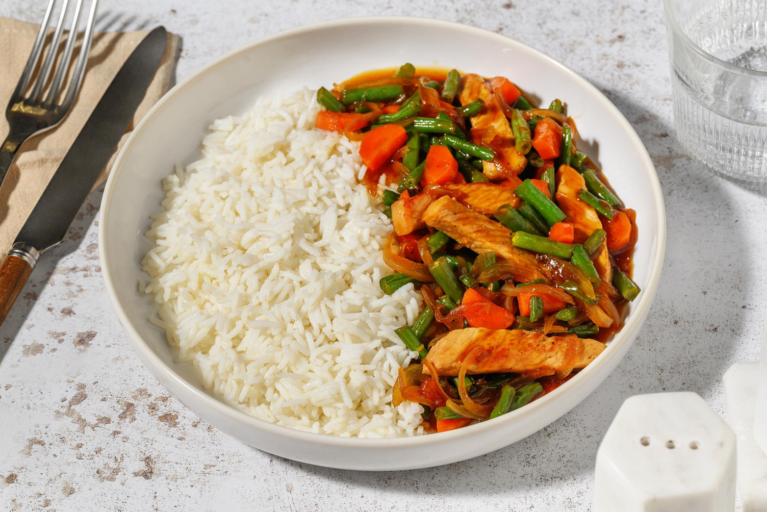 Stir Fry mit Schweinefleisch und Aprikosensauce