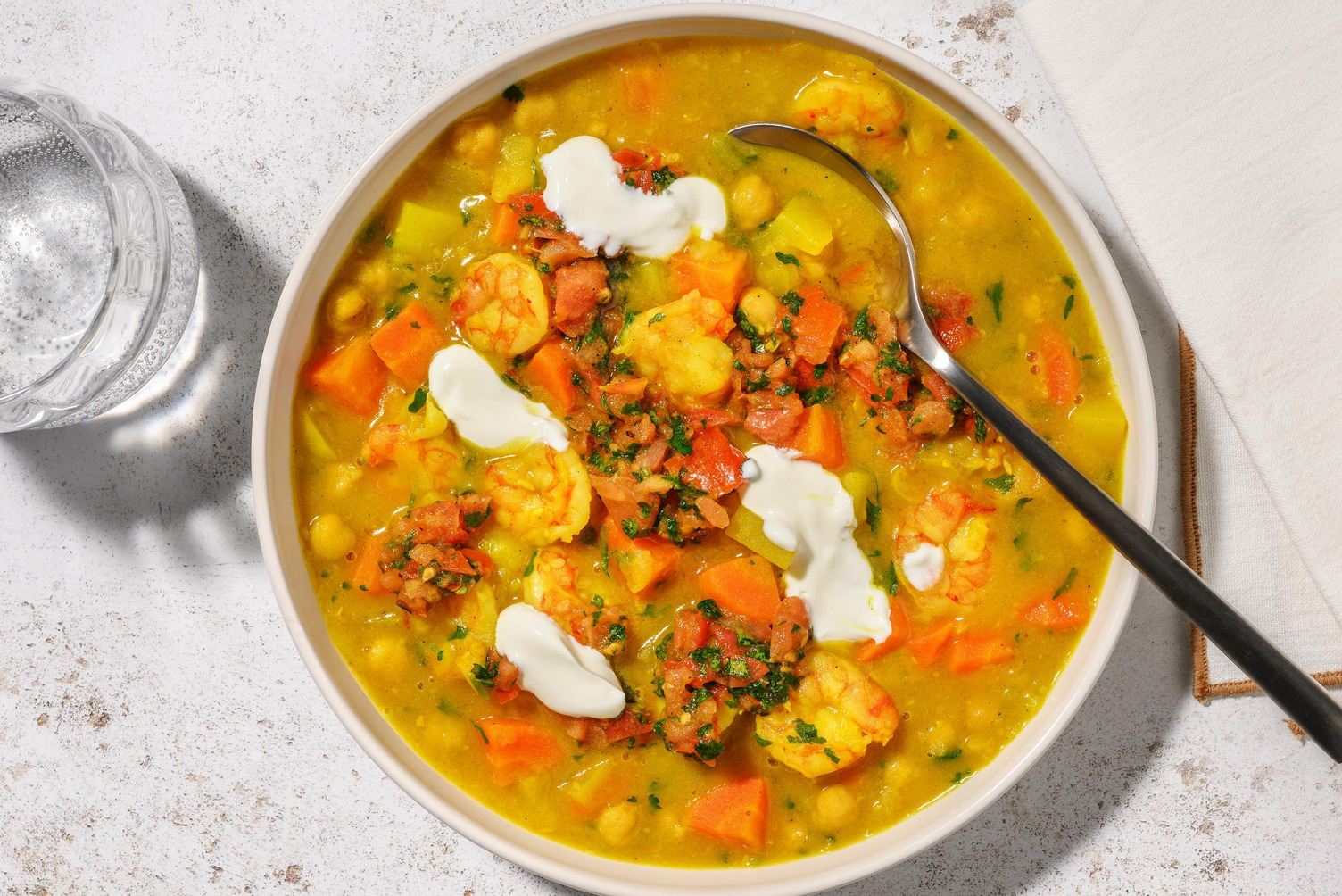 Indische Gemüsesuppe mit Garnelen