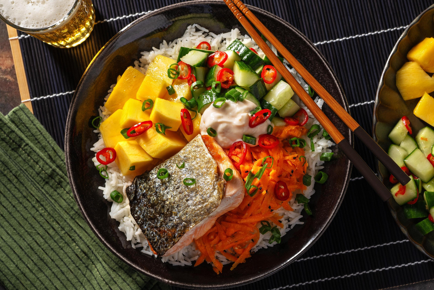 Lachs Poke-Bowl mit Mango