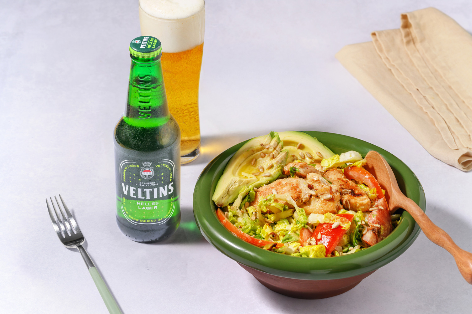 Honig-Senf-Hähnchensalat mit Avocado