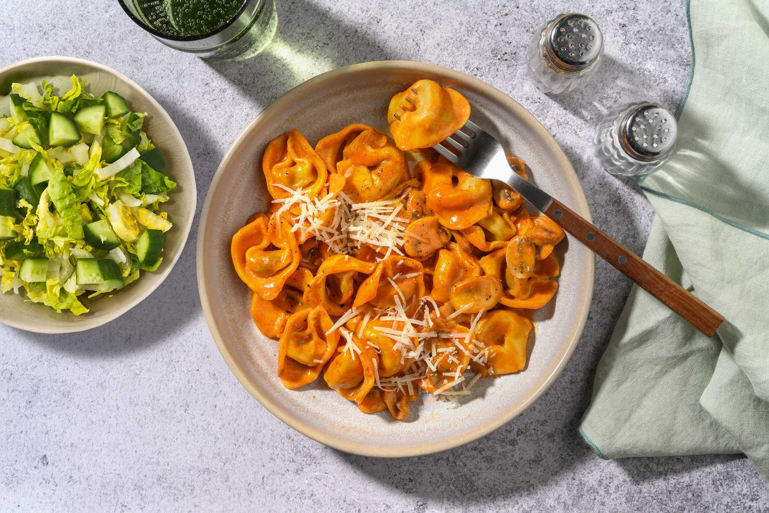 Creamy Gochujang Spinach & Ricotta Tortelloni