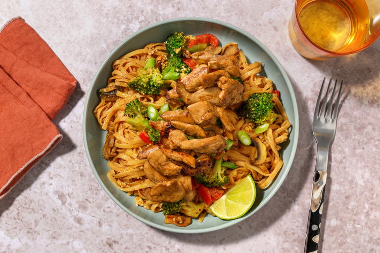 Glasnudeln in Miso-Erdnuss-Soße mit extra Hähnchen