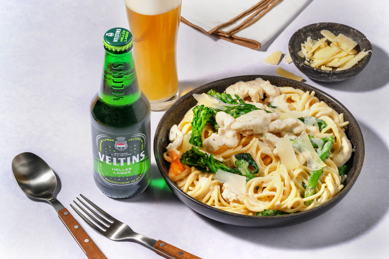 Spaghetti nach Carbonara Art mit Hähnchen & Bimi