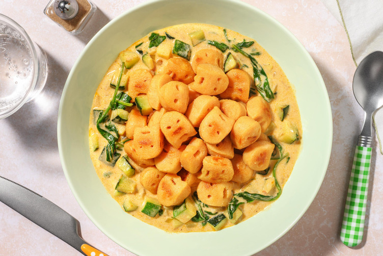 Gnocchi in cremiger Tomatenpesto-Soße