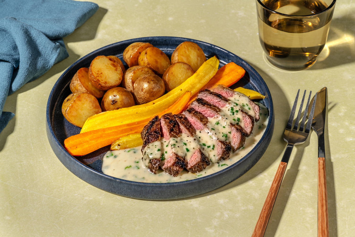 Entrecôte & sauce crémeuse à la ciboulette