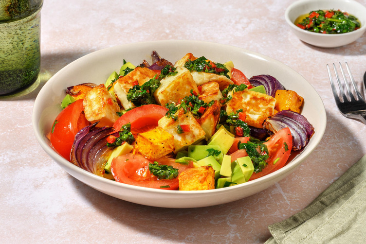 Ofengemüse mit Grillkäse, Avocado & extra Lachs