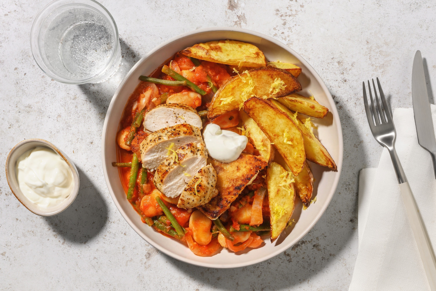 Panierter Hirtenkäse auf Bohnen & extra Hähnchen