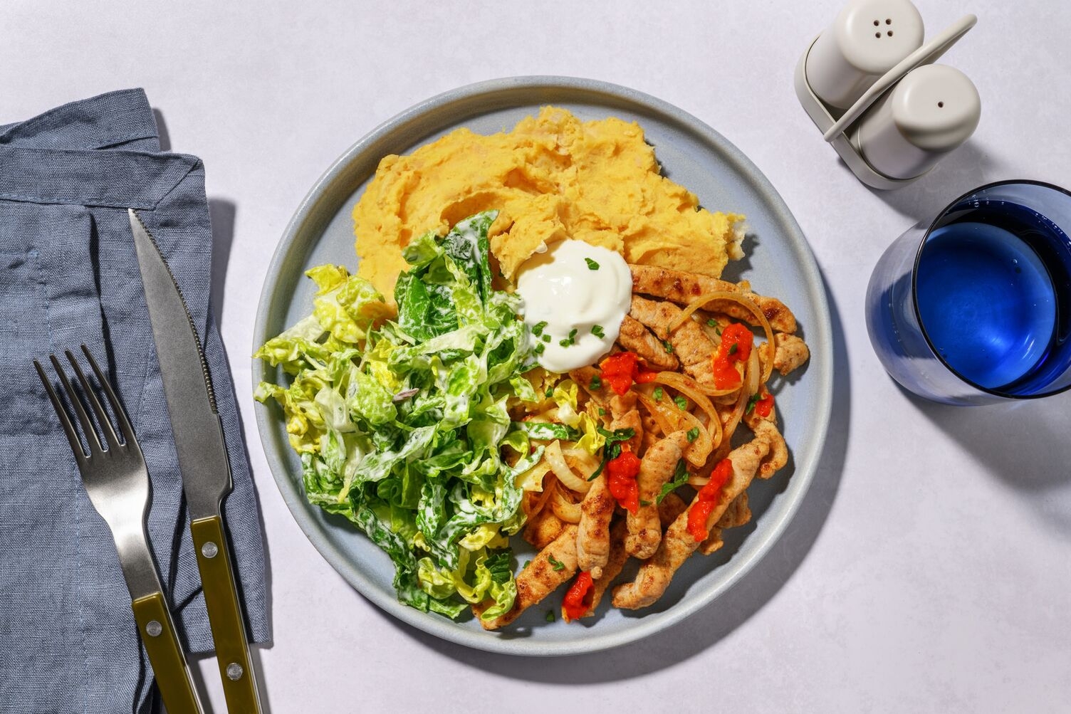 Bio-Schweinestreifen auf Bohnenstampf